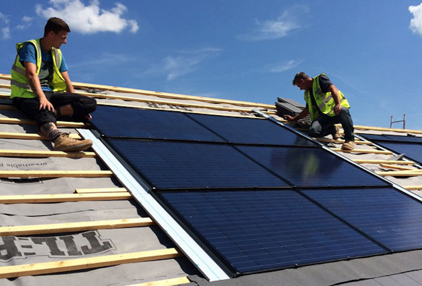 Integración de paneles solares en techos residenciales